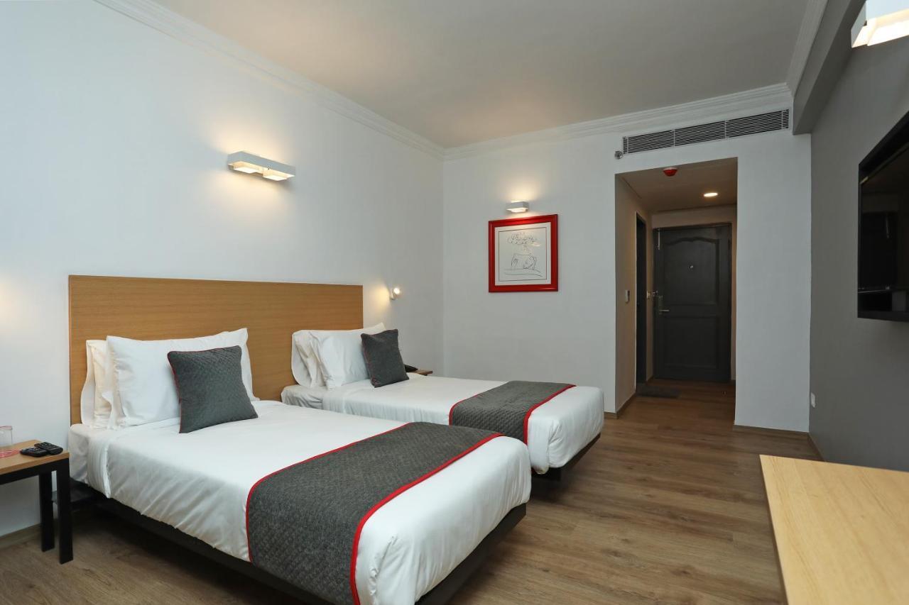 Golden Parkk Hotel Колката Екстериор снимка