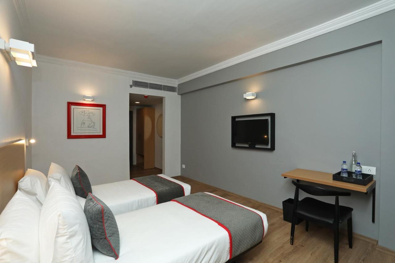 Golden Parkk Hotel Колката Екстериор снимка