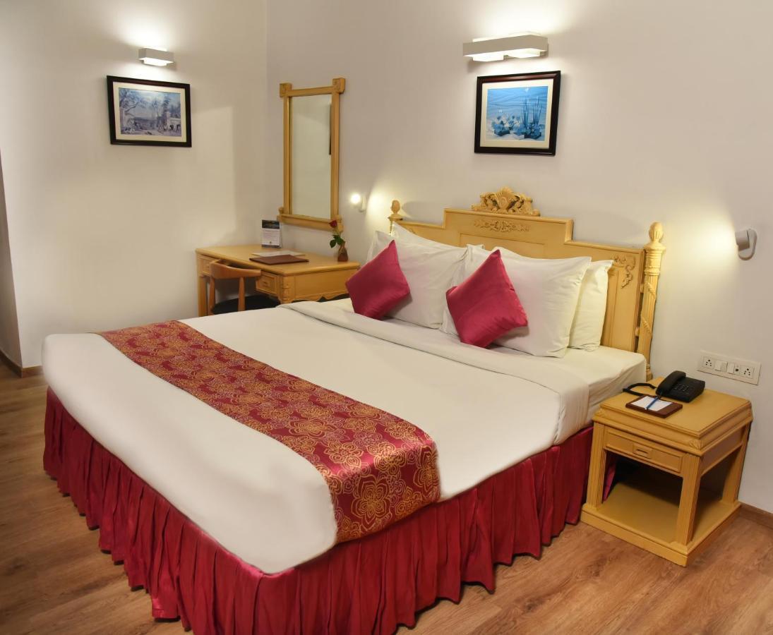 Golden Parkk Hotel Колката Екстериор снимка