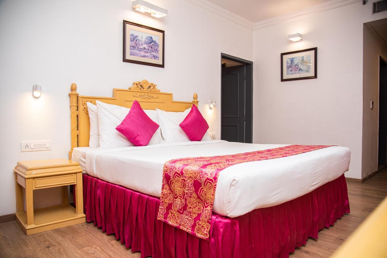 Golden Parkk Hotel Колката Екстериор снимка