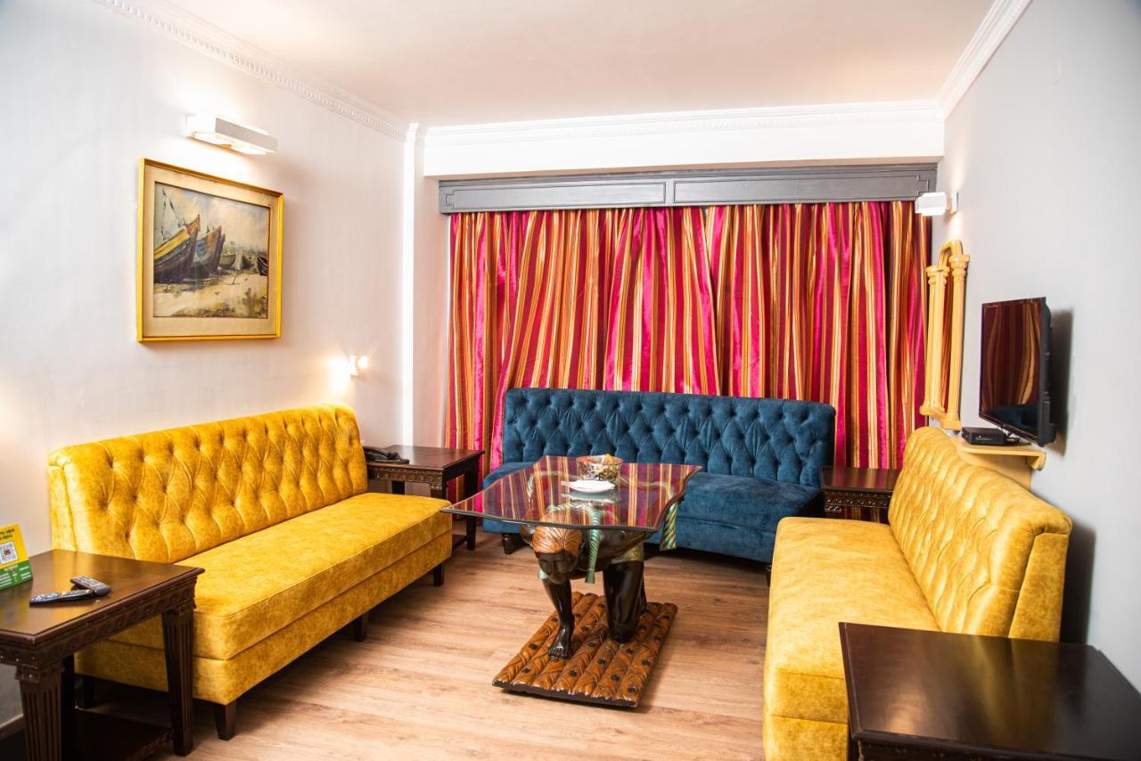 Golden Parkk Hotel Колката Екстериор снимка