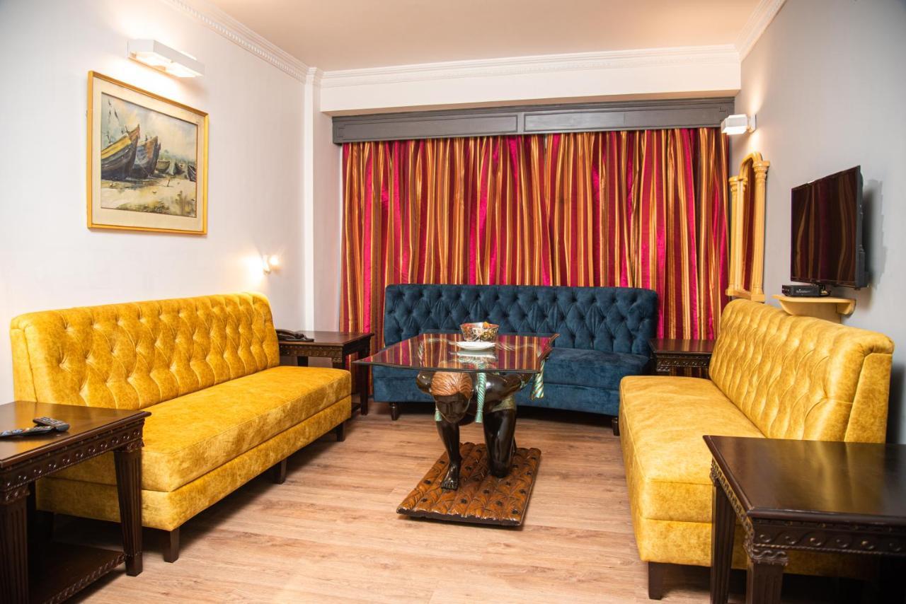 Golden Parkk Hotel Колката Екстериор снимка