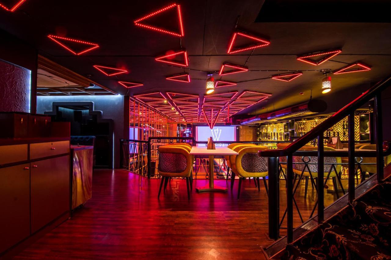 Golden Parkk Hotel Колката Екстериор снимка