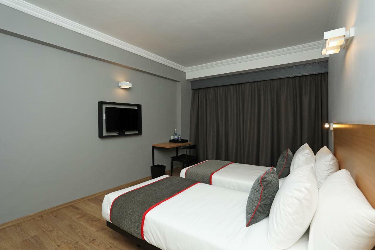 Golden Parkk Hotel Колката Екстериор снимка