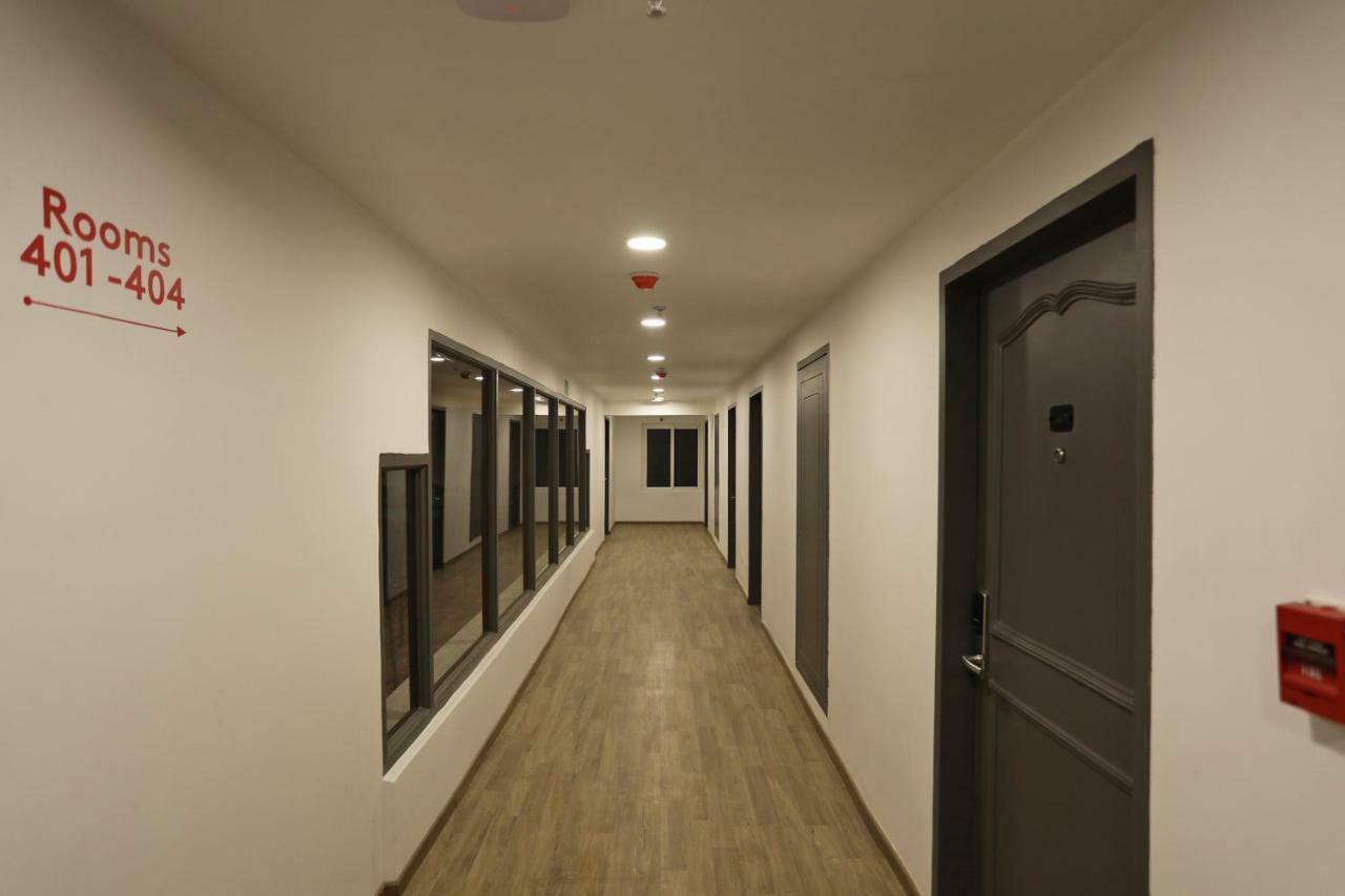 Golden Parkk Hotel Колката Екстериор снимка